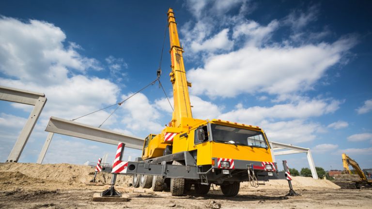 Elevate Your Projects with Dallas Crane Service: Ensuring Safety and Expert Fleet Management